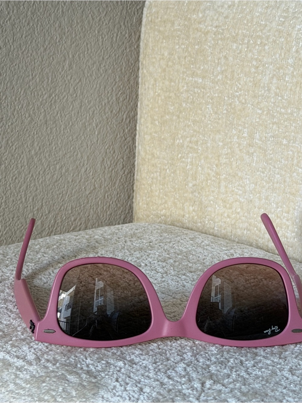 Matte Pink Ray-Ban Wayfarer Sunglasses - Picture 4 of 14